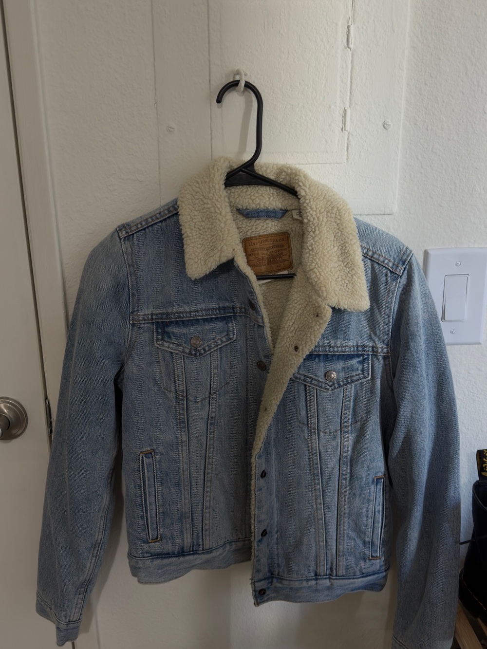 Levi's Light Blue Denim Jacket with Cream Sherpa Collar